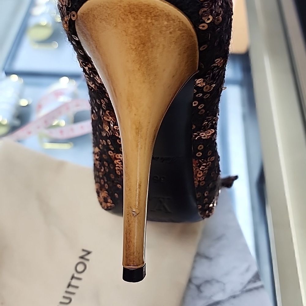 Authentic Louis Vuitton Sequin Silver Lock Pumps Heels Size 36 - Picture 7 of 8